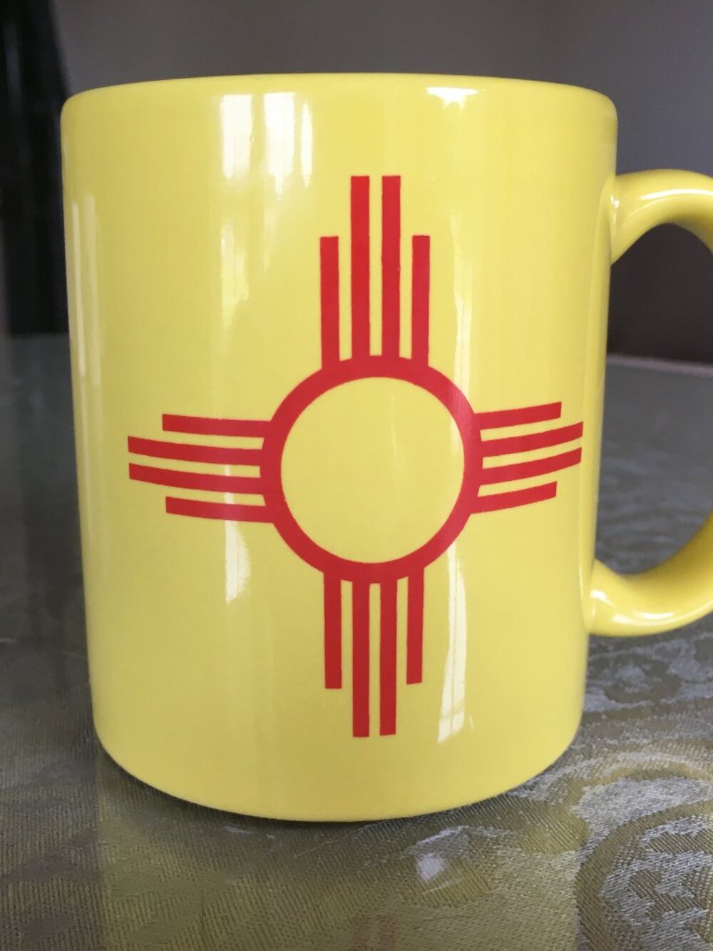 New Mexico Red Zia Sun Symbol Design Yellow Ceramic Souvenir Coffee Mug 11oz